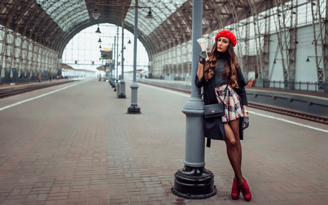 Anka zhuravleva street fashion red free wallpaper for desktop - medium preview image