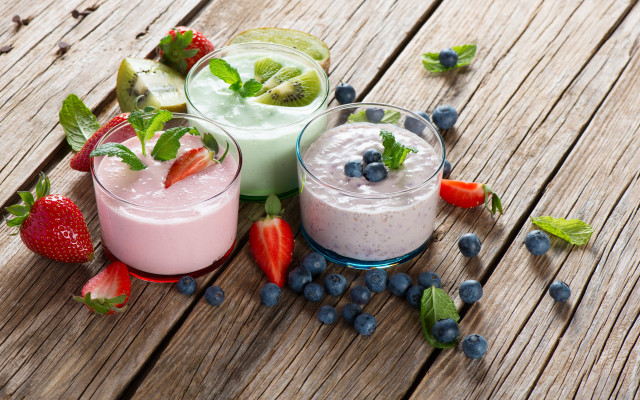 Food glasses strawberries blueberries green free wallpaper for desktop - medium preview image