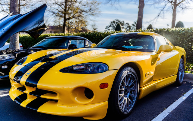 Yellow sports car parking lot #28 free wallpaper for desktop - medium preview image