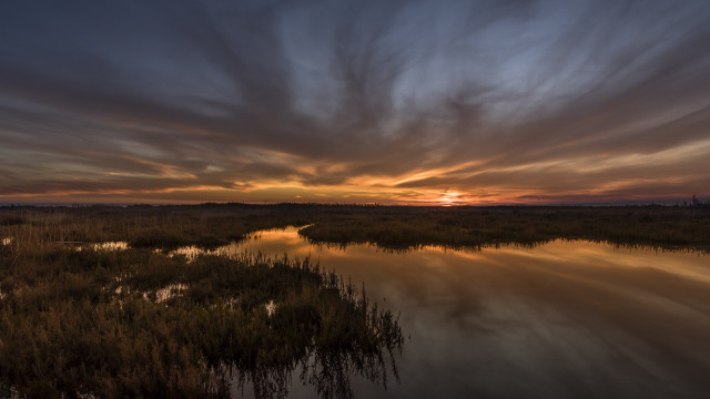 Sunset marsh water clouds polarizing free wallpaper for desktop - medium preview image