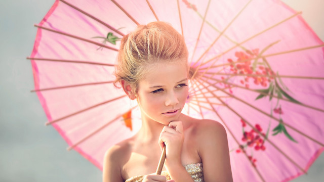 Woman pink umbrella flower dress free wallpaper for desktop - medium preview image
