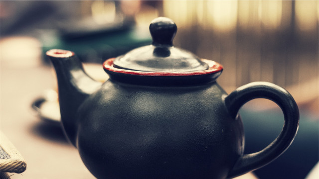 Black teapot red stripe book free wallpaper for desktop - medium preview image