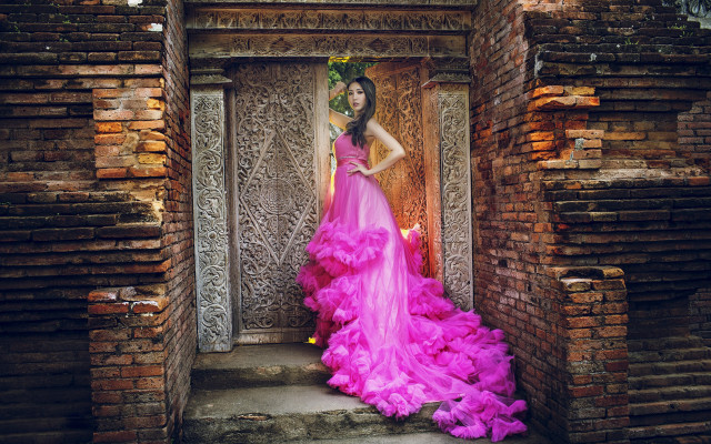 Pink dress woman doorway flower free wallpaper for desktop - medium preview image