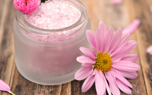 Pink bath salts flowers petals free wallpaper for desktop - medium preview image
