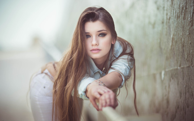 Elina karimova portrait blue eyes free wallpaper for desktop - medium preview image