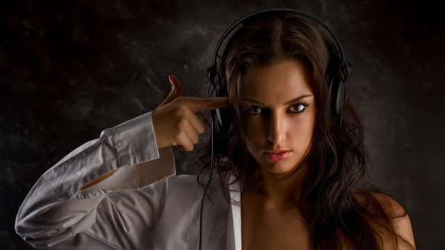 Woman headphones studio promo ella free wallpaper for desktop - medium preview image