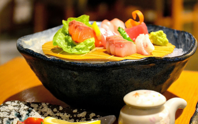 Sushi teapot teacup table food free wallpaper for desktop - medium preview image