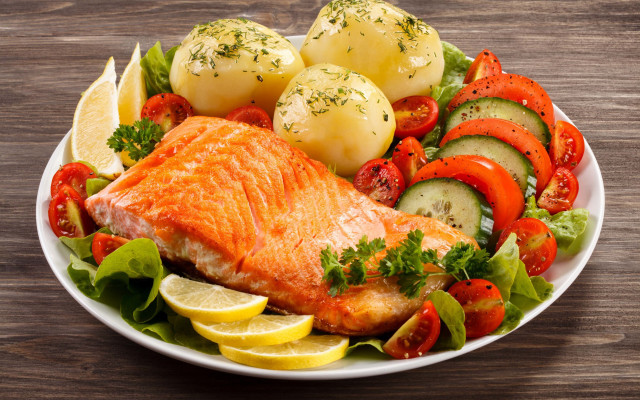 Salmon potatoes vegetables food photography free wallpaper for desktop - medium preview image