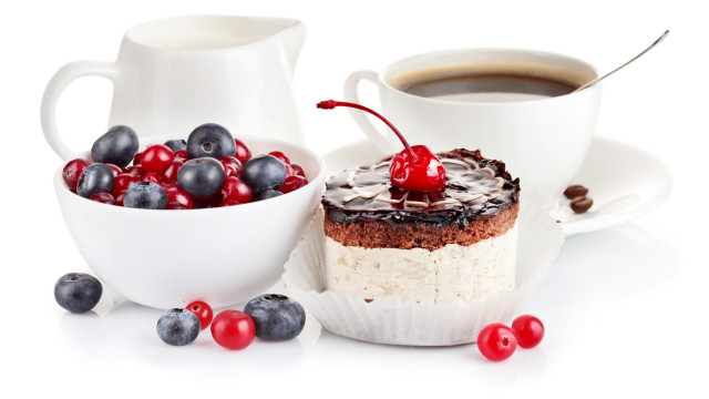 Cake coffee berries blueberry strawberry free wallpaper for desktop - medium preview image