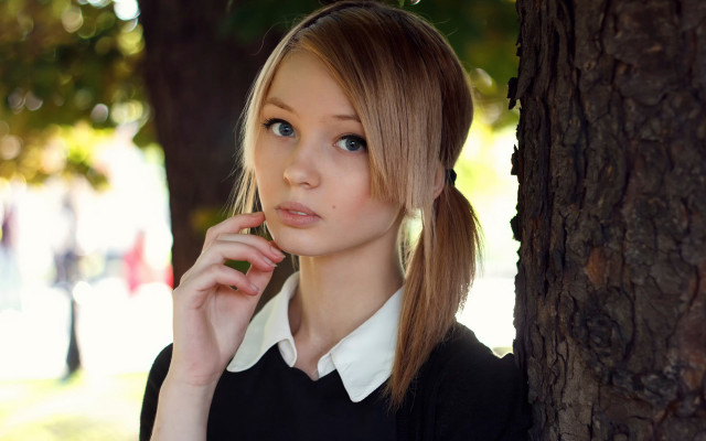 Woman tree phone serious gothic free wallpaper for desktop - medium preview image