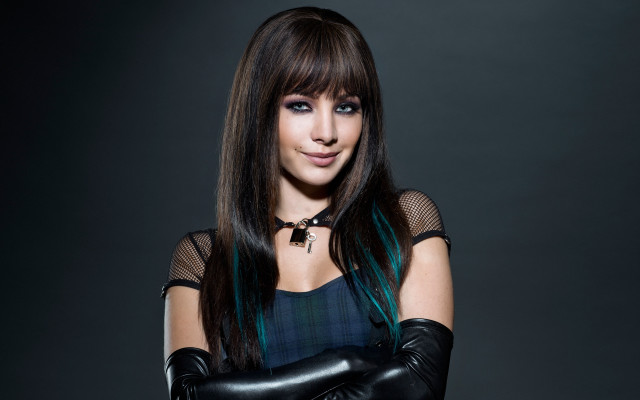 Araceli gilbert gothic portrait black free wallpaper for desktop - medium preview image