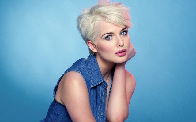 Blue pink hair woman portrait free wallpaper for desktop - medium preview image