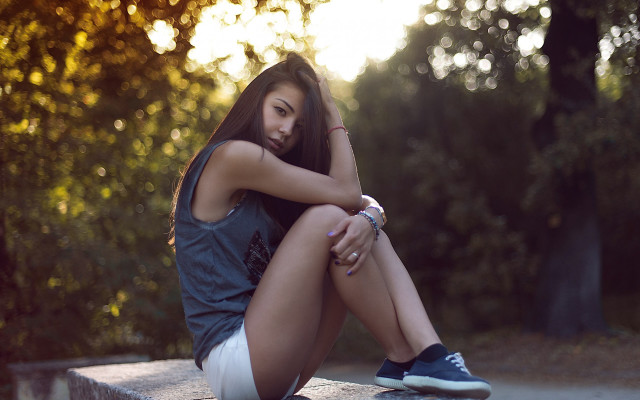 Woman sitting park portrait jewelry free wallpaper for desktop - medium preview image