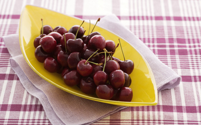 Yellow cherries plate checkered 3D free wallpaper for desktop - medium preview image