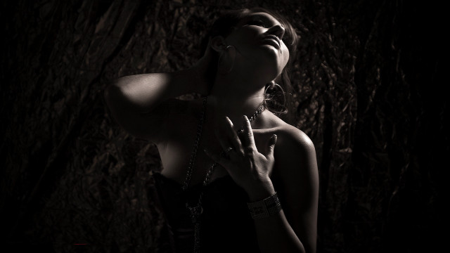 Woman black dress chain neck #2 free wallpaper for desktop - medium preview image