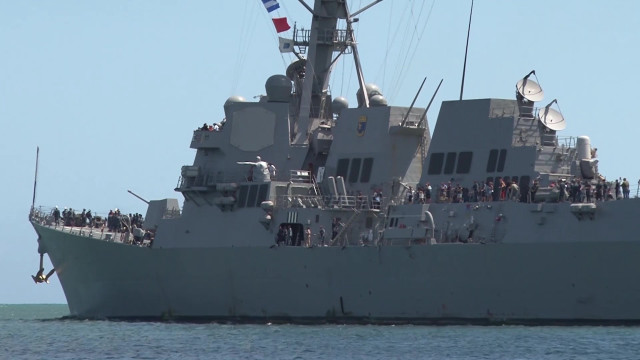 Large ship people water beach free wallpaper for desktop - medium preview image