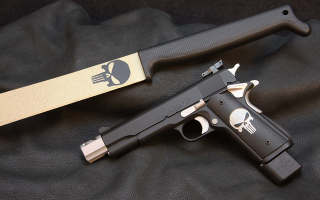 Gun knife skull polkadot halftone free wallpaper for desktop - medium preview image