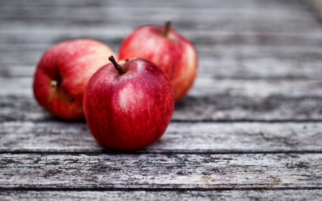 Three apples wooden surface red free wallpaper for desktop - medium preview image