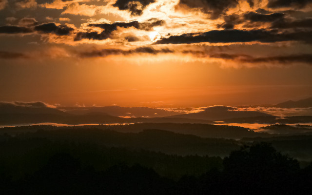 Sunset clouds mountains bird horizon free wallpaper for desktop - medium preview image