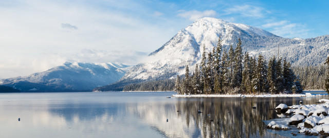 Mountain lake reflection snow trees free wallpaper for desktop - medium preview image