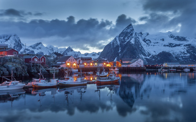 Harbor boats mountain night city free wallpaper for desktop - medium preview image