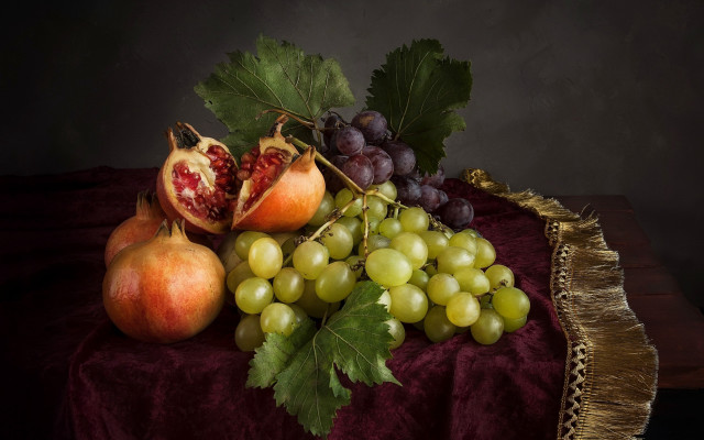Grapes pomegranates stilllife photorealistic food free wallpaper for desktop - medium preview image