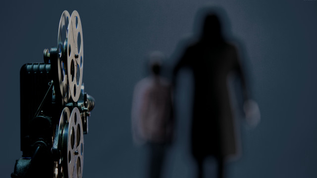 Cinema movieprojector camera filmreel blurry free wallpaper for desktop - medium preview image