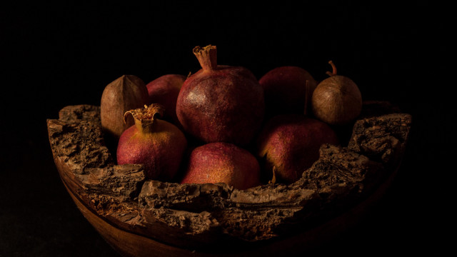 Wooden bowl apples pears black free wallpaper for desktop - medium preview image