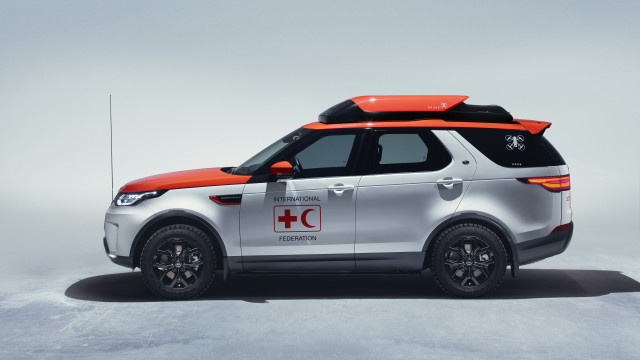 Silver orange car red roof free wallpaper for desktop - medium preview image