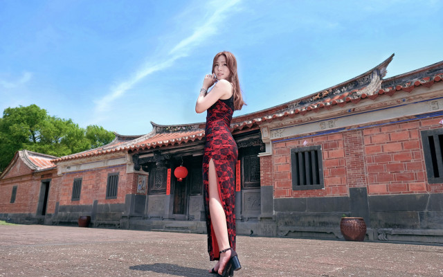 Red dress woman balcony heart free wallpaper for desktop - medium preview image
