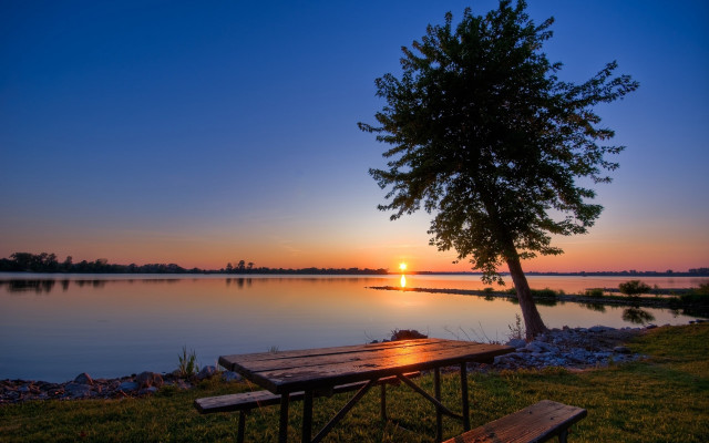 Picnic table tree lake sunset free wallpaper for desktop - medium preview image