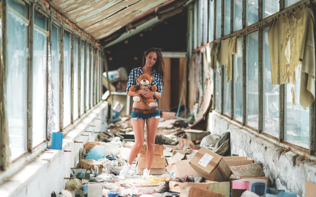 Woman teddy bear junked windows free wallpaper for desktop - medium preview image