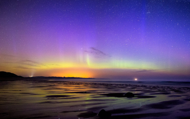Purple yellow aurora ocean night free wallpaper for desktop - medium preview image