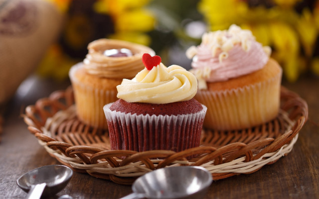 Basket cupcakes spoon heart food free wallpaper for desktop - medium preview image