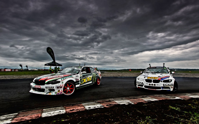 Racecars cloudy sky matte sharpened free wallpaper for desktop - medium preview image