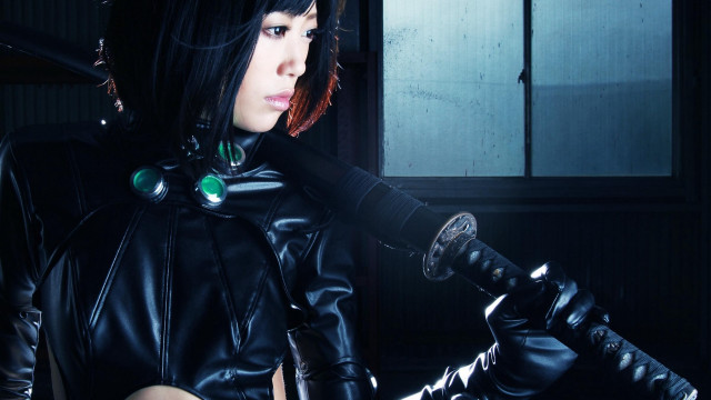 Woman black leather sword cosplay free wallpaper for desktop - medium preview image