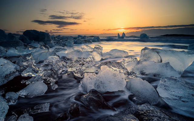 Sunset rocky beach ice waves free wallpaper for desktop - medium preview image