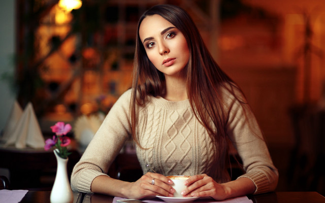 Woman portrait food flowers browneyes free wallpaper for desktop - medium preview image