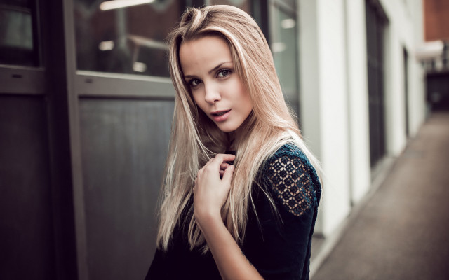 Eszter mattioni blonde hair portrait free wallpaper for desktop - medium preview image