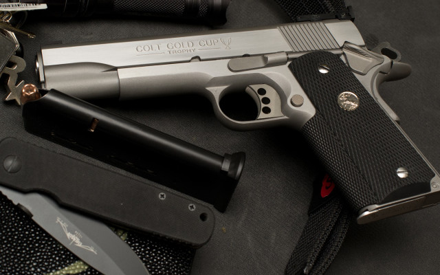 Gun knife table items cobra free wallpaper for desktop - medium preview image