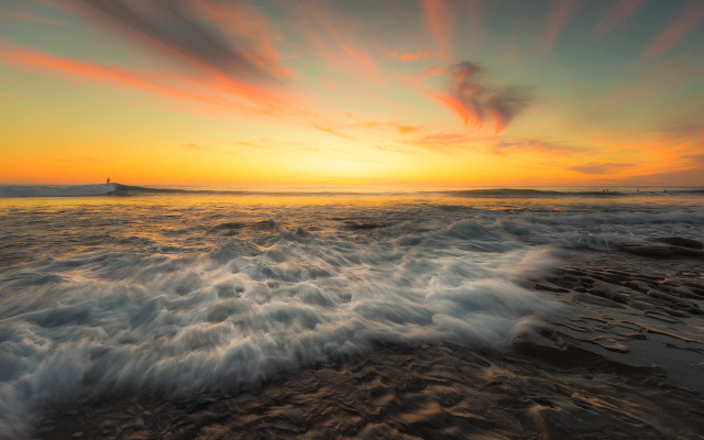 Sunset ocean waves lighthouse dusk free wallpaper for desktop - medium preview image