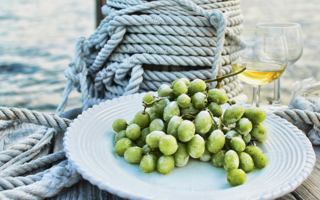 Grapes wine rope water outdoor free wallpaper for desktop - medium preview image