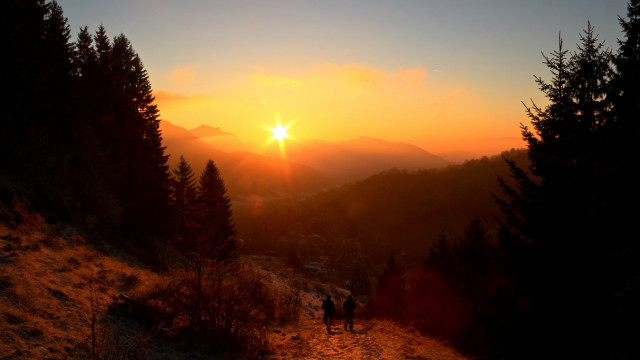 Sunset hill couple mountains forest free wallpaper for desktop - medium preview image