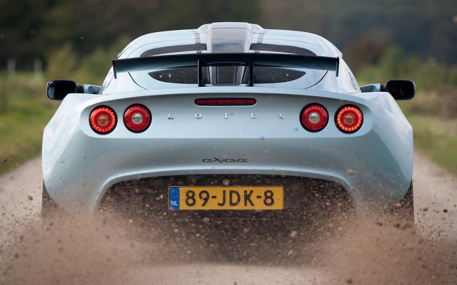 Car dirt road license plate free wallpaper for desktop - medium preview image
