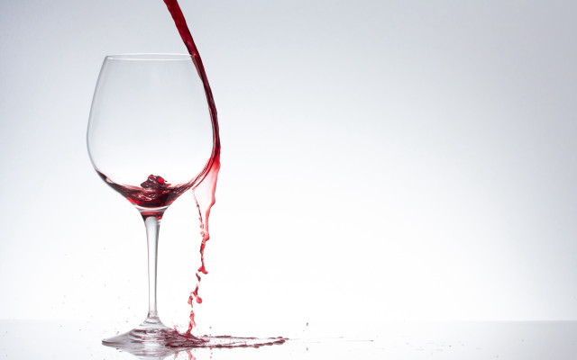 Wine glass red wine splash free wallpaper for desktop - medium preview image
