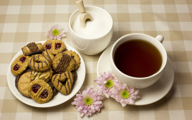 Cookies tea flower checkered plate free wallpaper for desktop - medium preview image