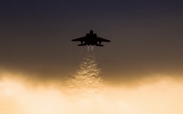 Jet flying cloudy sky jet free wallpaper for desktop - medium preview image