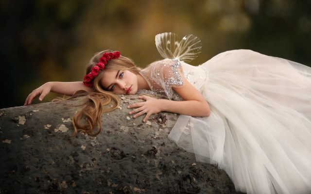 Dreamlike girl whitedress flower fairy free wallpaper for desktop - medium preview image