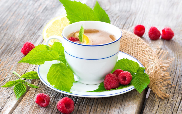 Tea raspberries mint wooden table free wallpaper for desktop - medium preview image