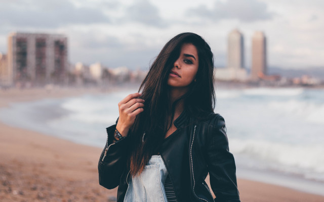 Beach ocean city portrait longhair free wallpaper for desktop - medium preview image